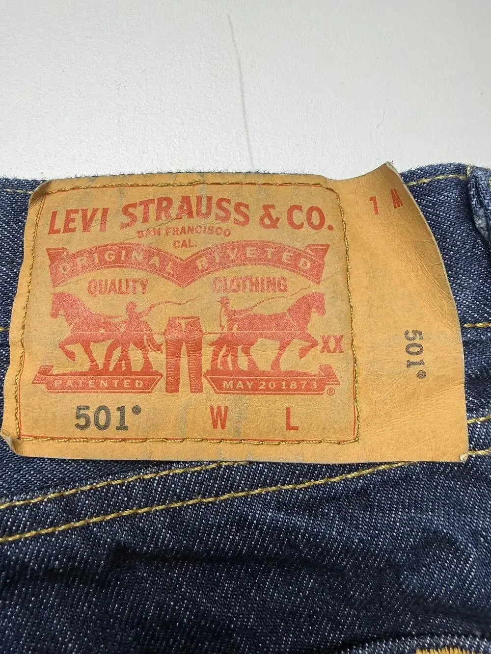 Levis 501 Jeans Mens 52x32 Blue Dark Wash Denim Classic Straight Big Tall Casual